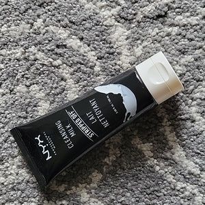 FREE W/PURCHASE NYX stripped off